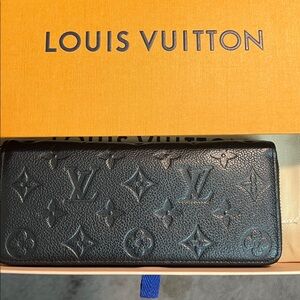 Louis Vuitton Zippy Wallet